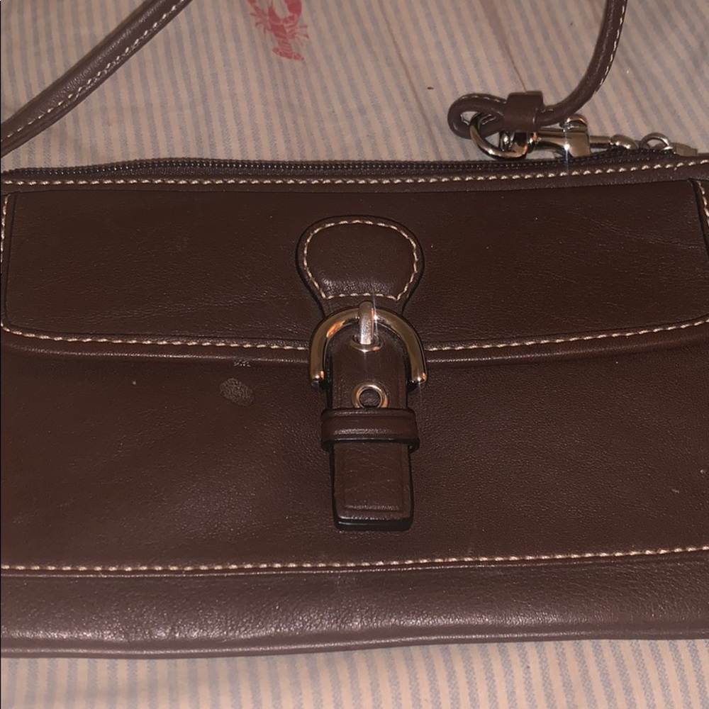 Brown women’s wristlet